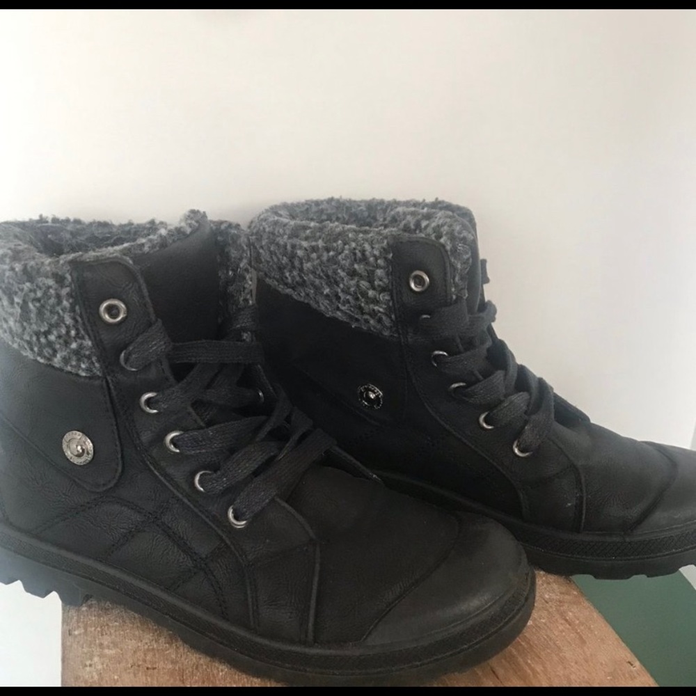 Refresh Women's Black Combat Boots